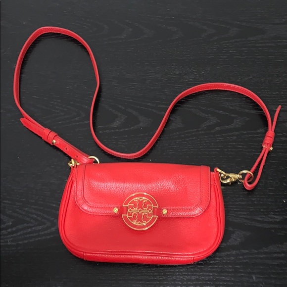 Tory Burch Handbags - Tory Burch Amanda Leather Mini Crossbody Bag